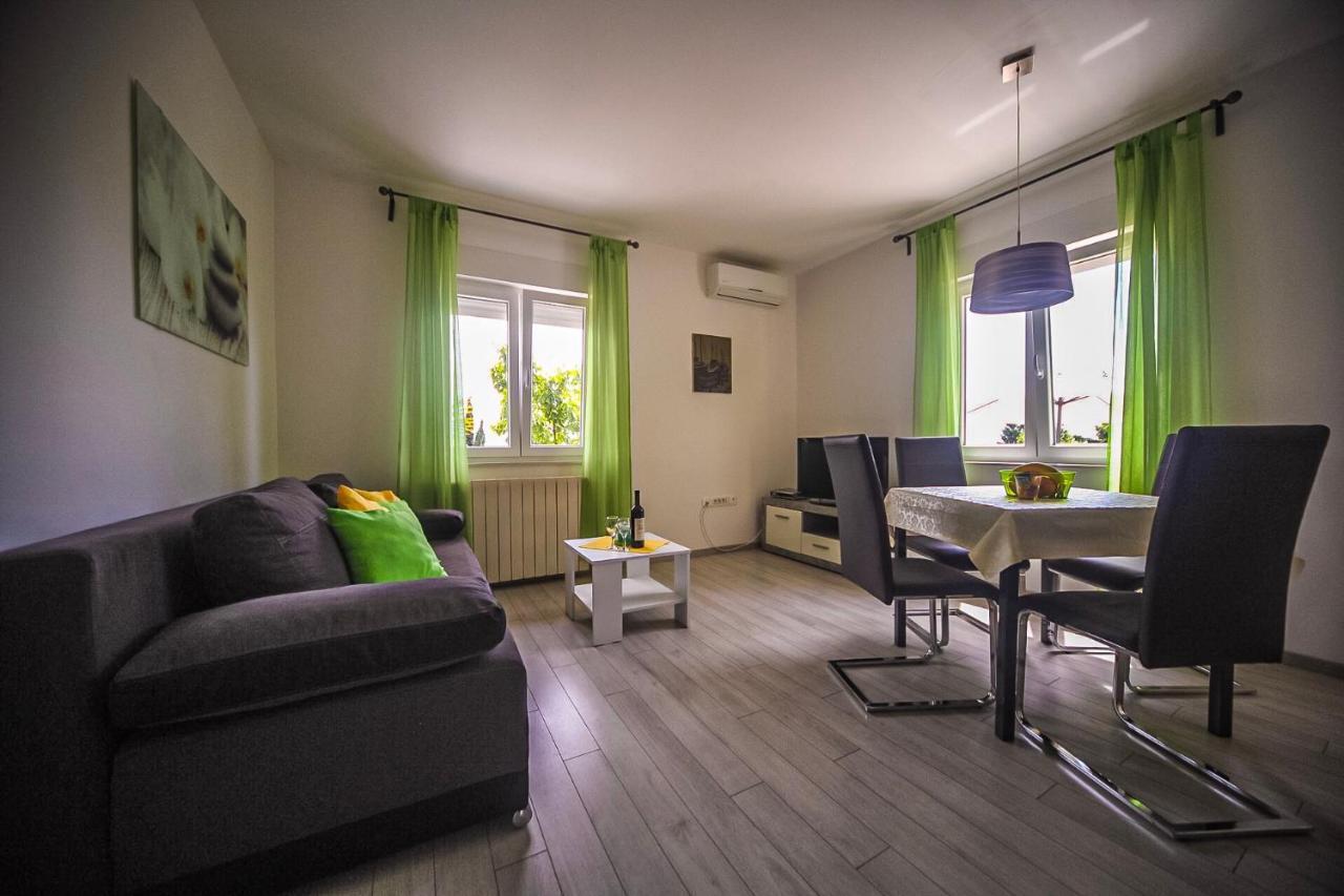 Apartman Carmen Volosko Opatija Exterior foto